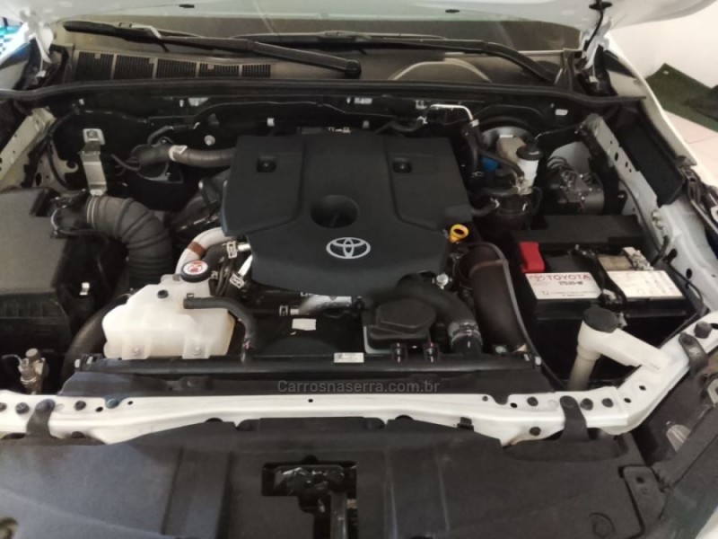 HILUX SW4 2.8 4X4 SRX PLATINUM TURBO 7 LUGARES DIESEL 4P AUTOMÁTICO - 2025 - NOVO HAMBURGO