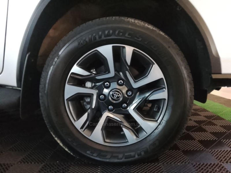 HILUX SW4 2.8 4X4 SRX PLATINUM TURBO 7 LUGARES DIESEL 4P AUTOMÁTICO - 2025 - NOVO HAMBURGO