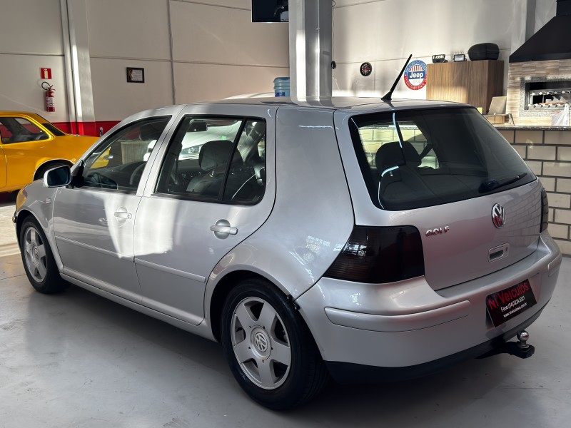 GOLF 1.6 8V GASOLINA 4P MANUAL - 2002 - CAXIAS DO SUL