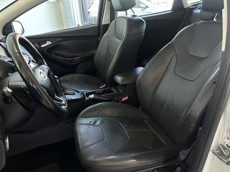 FOCUS 2.0 TITANIUM HATCH 16V FLEX 4P MANUAL - 2017 - CAXIAS DO SUL