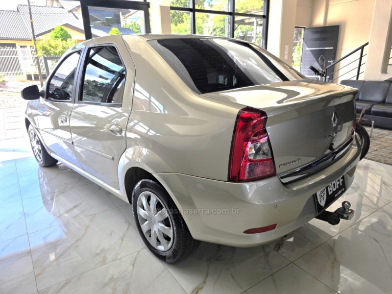 LOGAN 1.6 EXPRESSION 8V HI-FLEX 4P MANUAL - 2013 - CAXIAS DO SUL