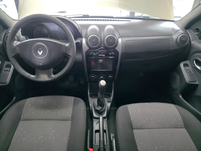LOGAN 1.6 EXPRESSION 8V HI-FLEX 4P MANUAL - 2013 - CAXIAS DO SUL