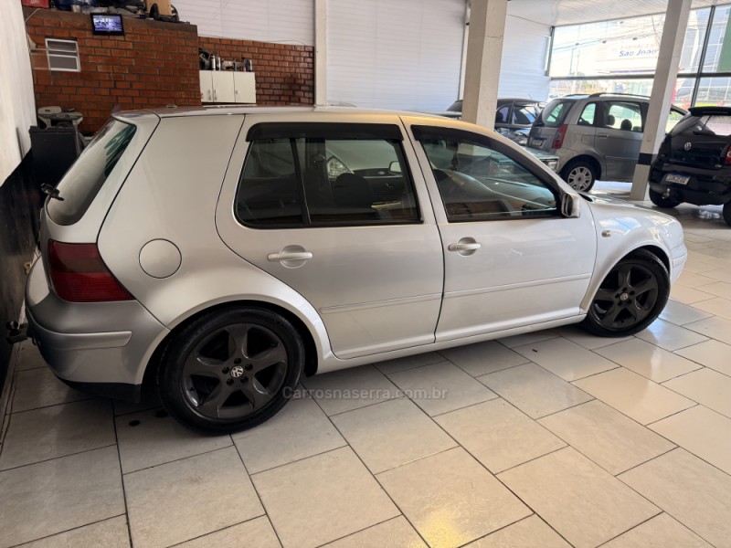 GOLF 1.6 MI 8V GASOLINA 4P MANUAL - 2003 - CAXIAS DO SUL