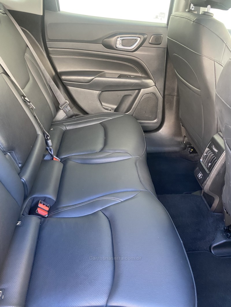 COMPASS 1.3 LONGITUDE T270 16V TURBO 4X2 FLEX 4P AUTOMÁTICO - 2025 - CAXIAS DO SUL