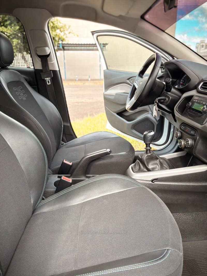 ONIX 1.0 MPFI LT 8V FLEX 4P MANUAL - 2019 - NOVO HAMBURGO