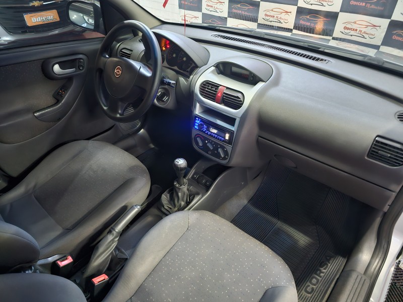 CORSA 1.4 MPFI PREMIUM 8V FLEX 4P MANUAL - 2009 - CAXIAS DO SUL