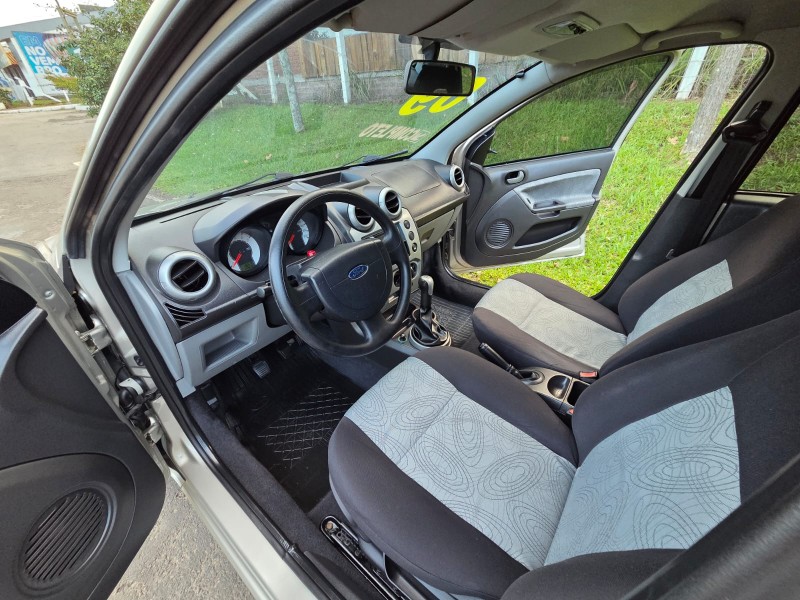 FIESTA 1.0 MPI SEDAN 8V FLEX 4P MANUAL - 2009 - VENâNCIO AIRES