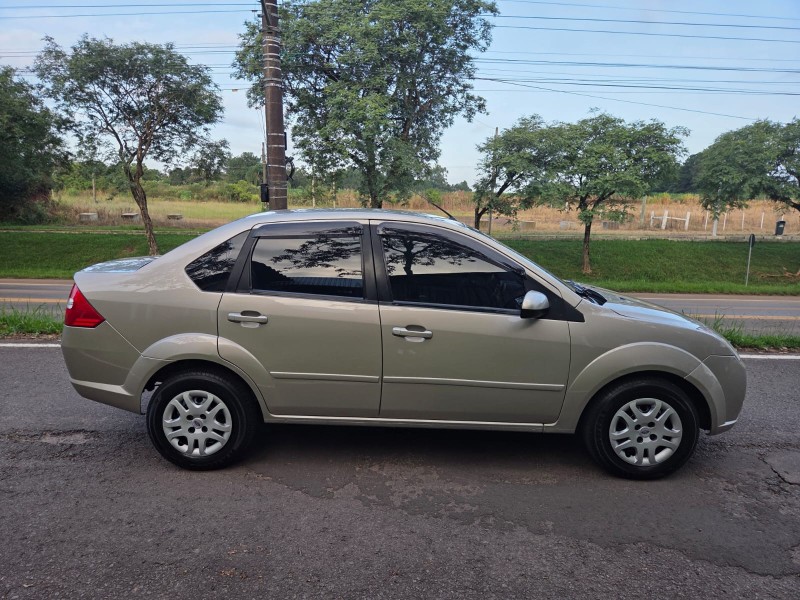 FIESTA 1.0 MPI SEDAN 8V FLEX 4P MANUAL - 2009 - VENâNCIO AIRES