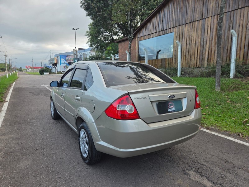 FIESTA 1.0 MPI SEDAN 8V FLEX 4P MANUAL - 2009 - VENâNCIO AIRES