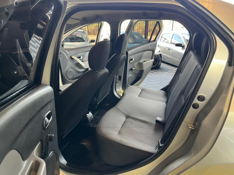 LOGAN 1.6 EXPRESSION 8V FLEX 4P MANUAL - 2015 - CAXIAS DO SUL