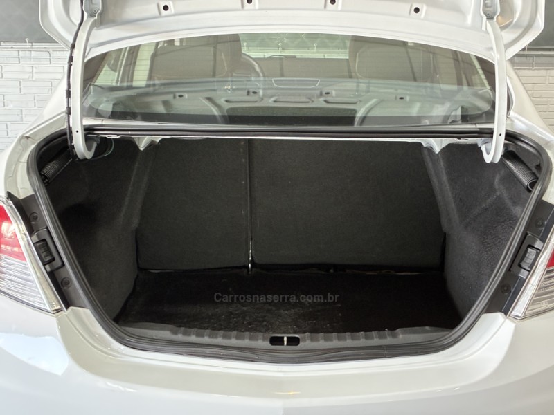 PRISMA 1.0 MPFI LT 8V FLEX 4P MANUAL - 2013 - VENâNCIO AIRES