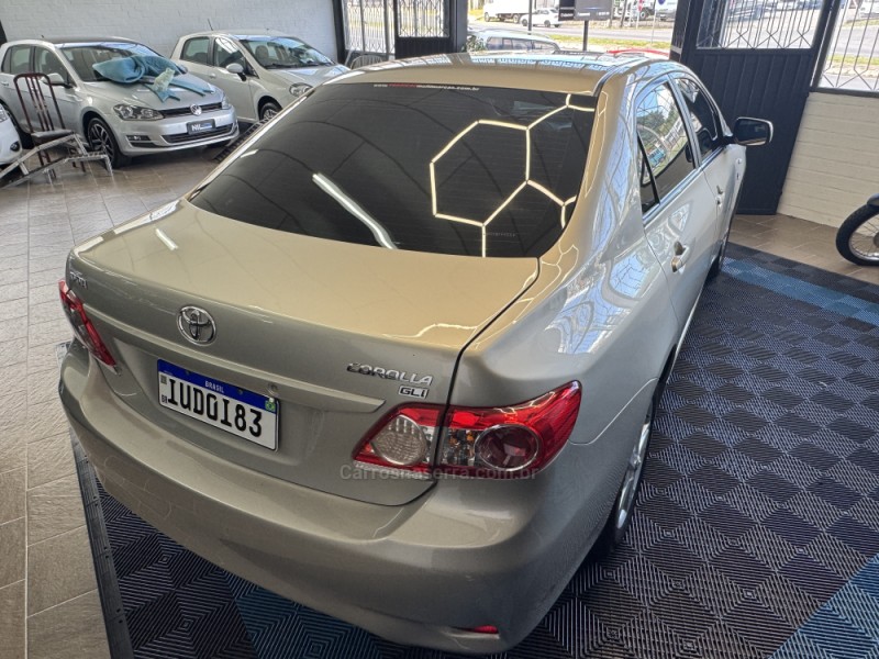 COROLLA 1.6 GLI 16V GASOLINA 4P AUTOMÁTICO - 2013 - CAXIAS DO SUL