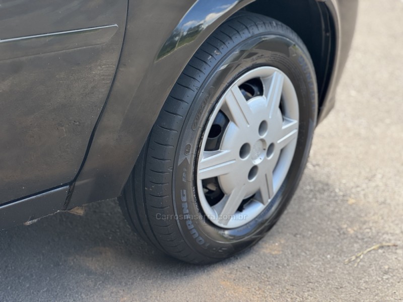 CLASSIC 1.0 VHC LS 8V FLEX 4P MANUAL - 2013 - GRAMADO