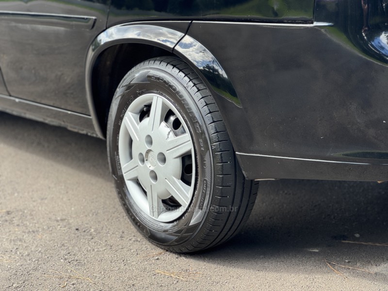 CLASSIC 1.0 VHC LS 8V FLEX 4P MANUAL - 2013 - GRAMADO