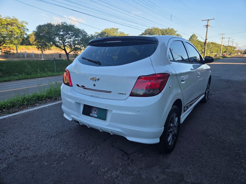 ONIX 1.4 MPFI EFFECT 8V FLEX 4P MANUAL - 2015 - VENâNCIO AIRES