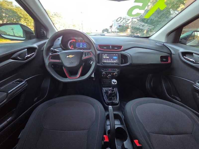 ONIX 1.4 MPFI EFFECT 8V FLEX 4P MANUAL - 2015 - VENâNCIO AIRES