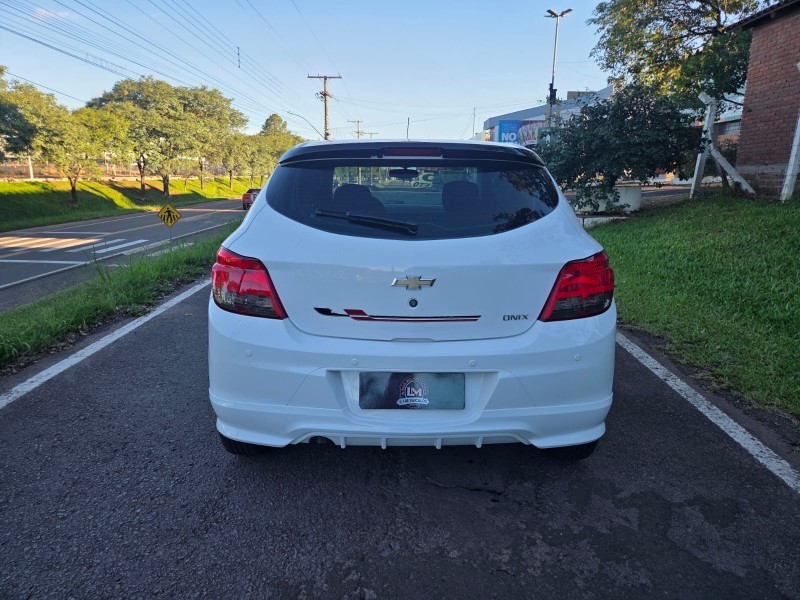 ONIX 1.4 MPFI EFFECT 8V FLEX 4P MANUAL - 2015 - VENâNCIO AIRES