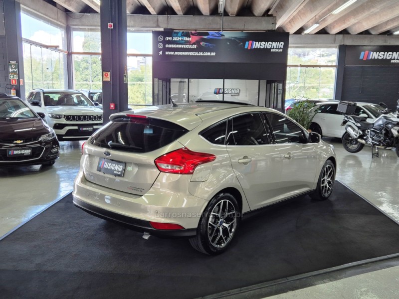 FOCUS 2.0 TITANIUM PLUS HATCH 16V FLEX 4P AUTO - 2016 - CAXIAS DO SUL