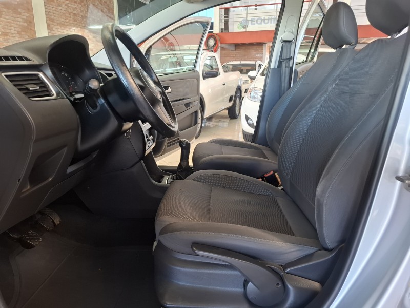 FOX 1.0 MI 8V FLEX 4P MANUAL - 2011 - FARROUPILHA