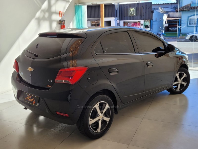 ONIX 1.4 MPFI LTZ 8V FLEX 4P AUTOMÁTICO - 2018 - CANELA