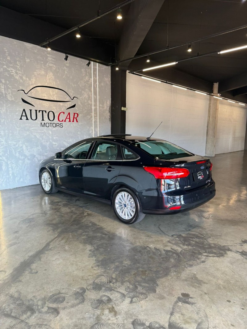 FOCUS 2.0 TITANIUM PLUS FASTBACK 16V FLEX 4P AUTOMÁTICO - 2016 - CAXIAS DO SUL