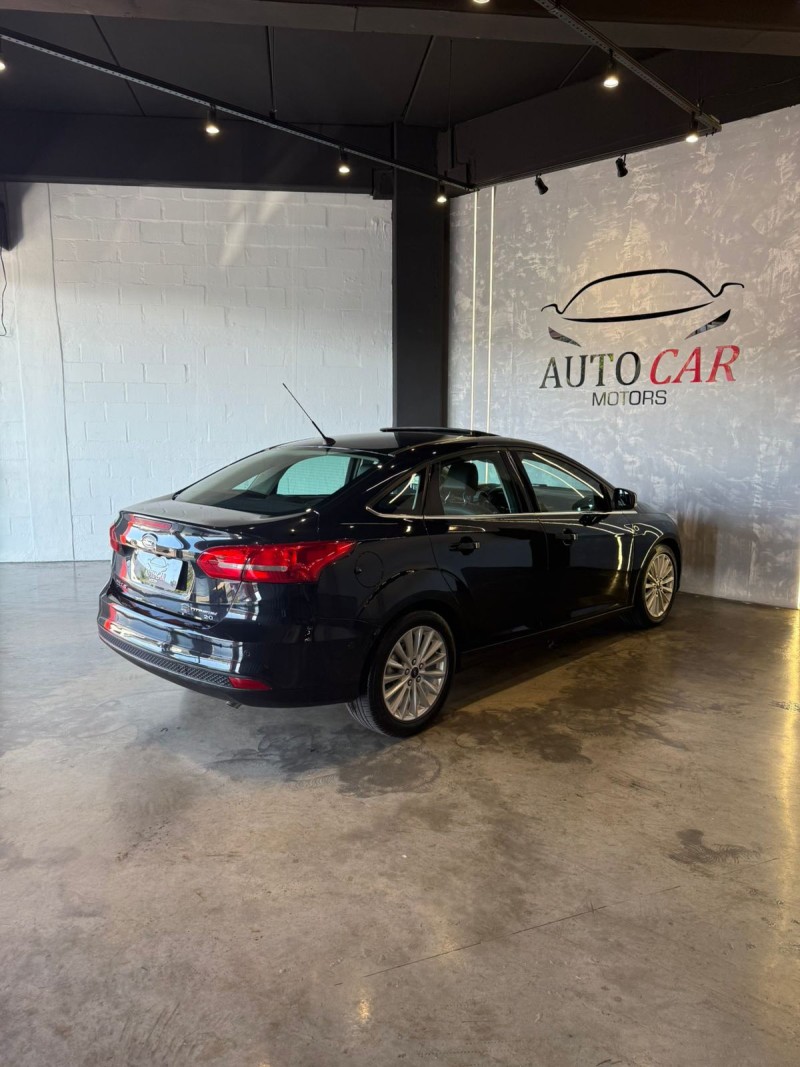 FOCUS 2.0 TITANIUM PLUS FASTBACK 16V FLEX 4P AUTOMÁTICO - 2016 - CAXIAS DO SUL