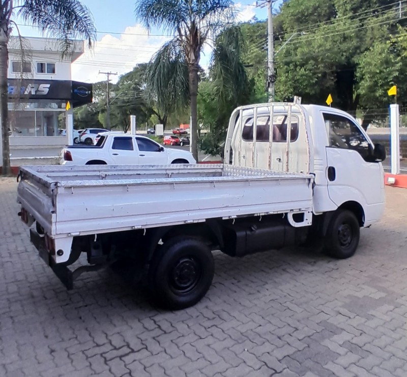 BONGO 2.5 K-2500 4X2 CS TURBO DIESEL 2P MANUAL - 2010 - ESTâNCIA VELHA