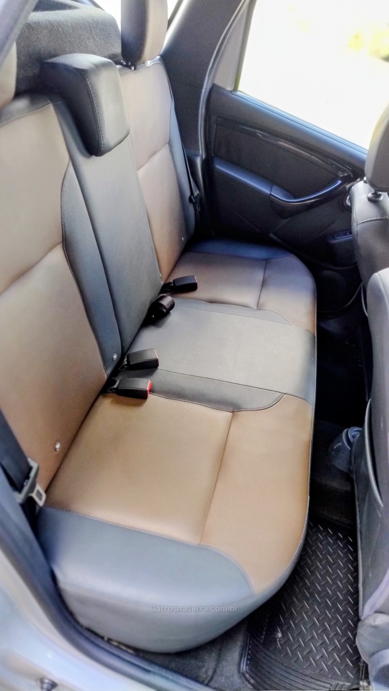 DUSTER 2.0 DYNAMIQUE 4X2 16V FLEX 4P AUTOMÁTICO - 2019 - VACARIA