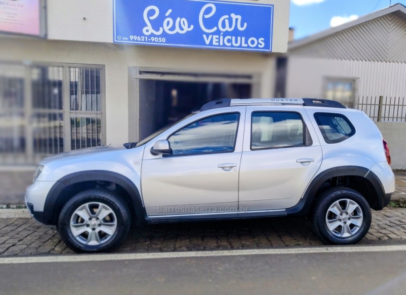 DUSTER 2.0 DYNAMIQUE 4X2 16V FLEX 4P AUTOMÁTICO - 2019 - VACARIA