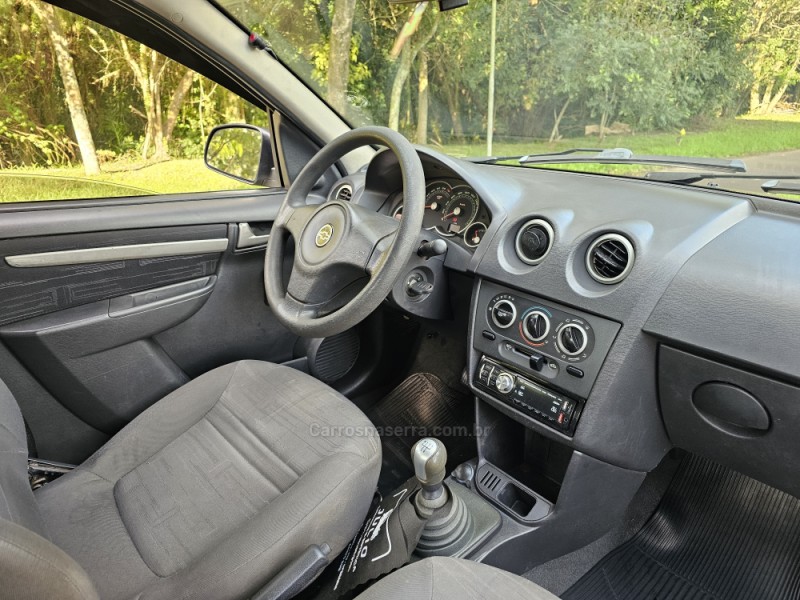 PRISMA 1.4 MPFI MAXX 8V FLEX 4P MANUAL - 2011 - CAMPO BOM