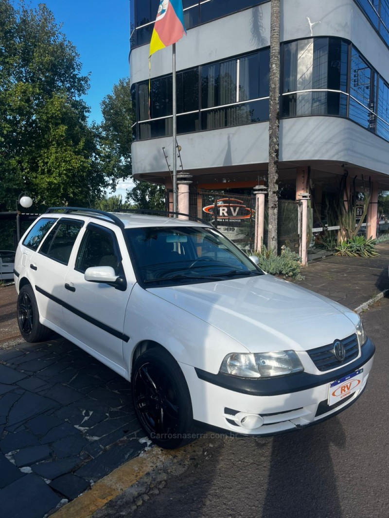 PARATI 1.8 MI 8V GASOLINA 4P MANUAL G.III - 2003 - CARLOS BARBOSA