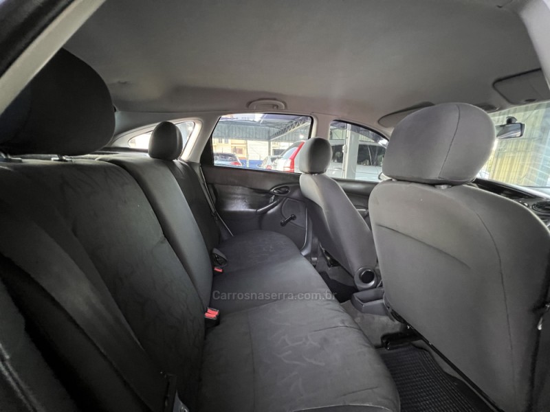 FOCUS 1.6 GL 8V GASOLINA 4P MANUAL - 2007 - BOM PRINCíPIO