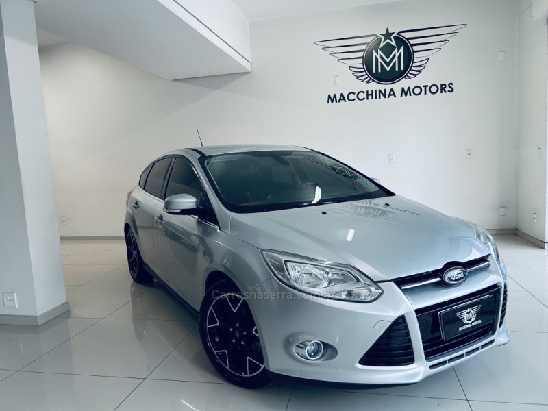 focus 2.0 titanium hatch 16v flex 4p automatico 2015 caxias do sul