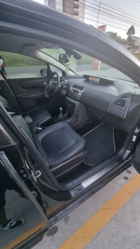 C4 2.0 EXCLUSIVE 16V FLEX 4P MANUAL - 2011 - FARROUPILHA