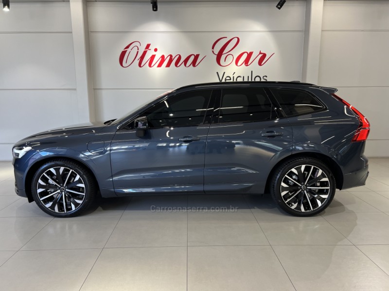 XC60 2.0 T8 ULTRA DARK AWD HÍBRIDO 4P AUTOMÁTICO - 2026 - FLORES DA CUNHA