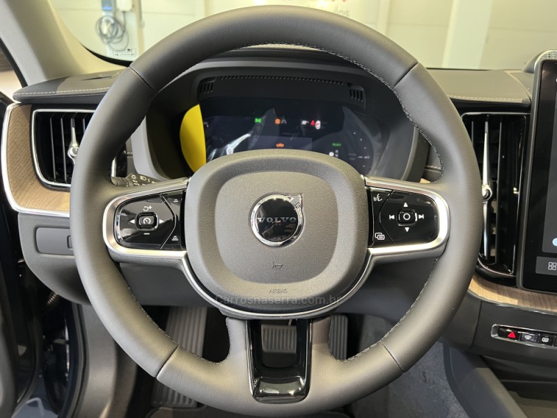 XC60 2.0 T8 ULTRA DARK AWD HÍBRIDO 4P AUTOMÁTICO - 2026 - FLORES DA CUNHA