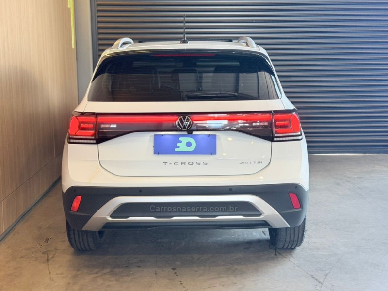 T-CROSS 1.4 HIGHLINE TSI 16V FLEX 4P AUTOMÁTICO - 2025 - LAJEADO