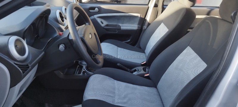 FIESTA 1.6 MPI CLASS SEDAN 8V FLEX 4P MANUAL - 2009 - FARROUPILHA