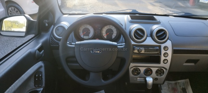 FIESTA 1.6 MPI CLASS SEDAN 8V FLEX 4P MANUAL - 2009 - FARROUPILHA