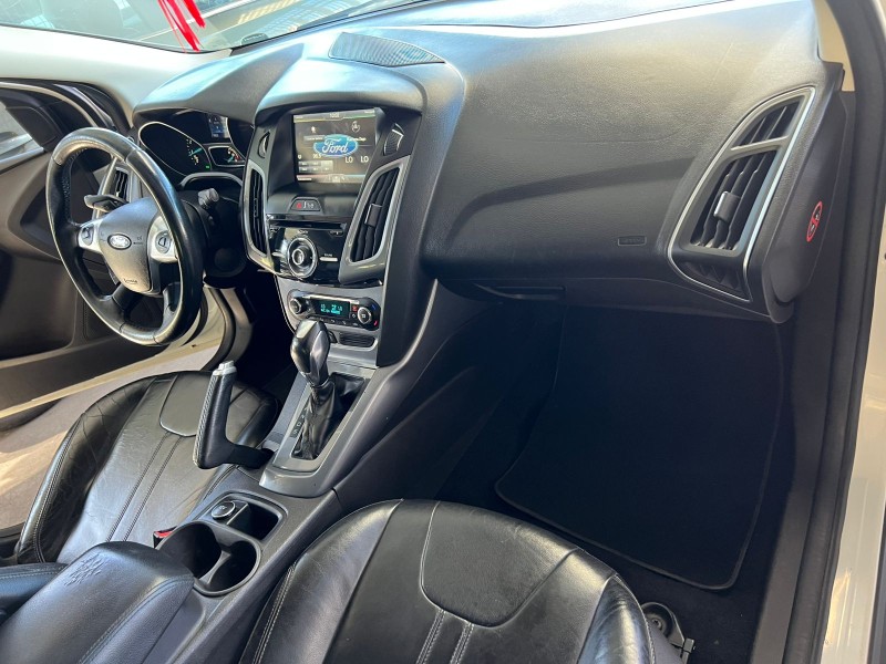 FOCUS 2.0 TITANIUM SEDAN 16V FLEX 4P AUTOMÁTICO - 2015 - CAXIAS DO SUL