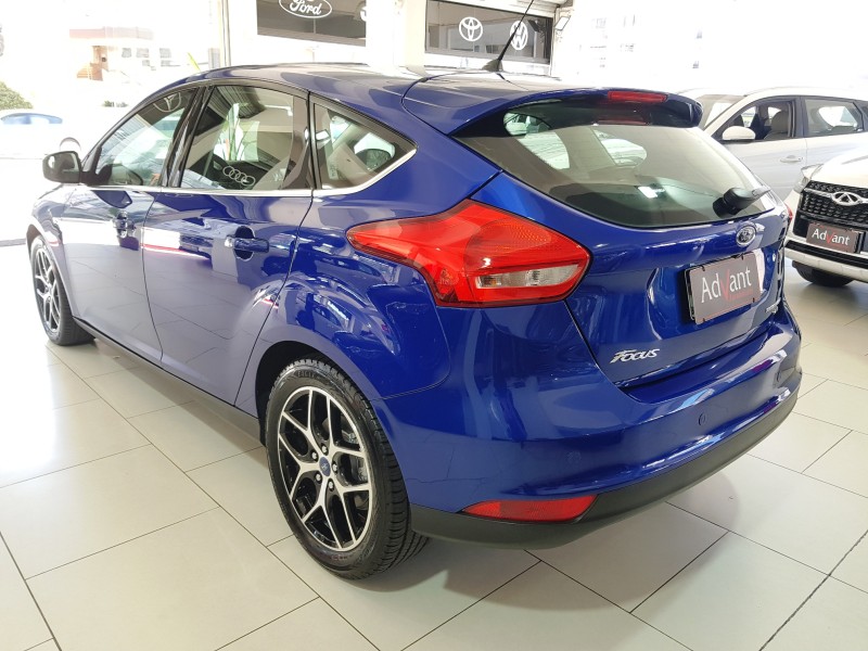 FOCUS 2.0 TITANIUM HATCH 16V FLEX 4P AUTOMÁTICO - 2016 - CAXIAS DO SUL