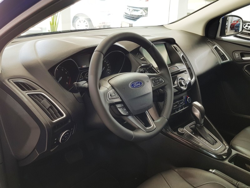 FOCUS 2.0 TITANIUM HATCH 16V FLEX 4P AUTOMÁTICO - 2016 - CAXIAS DO SUL