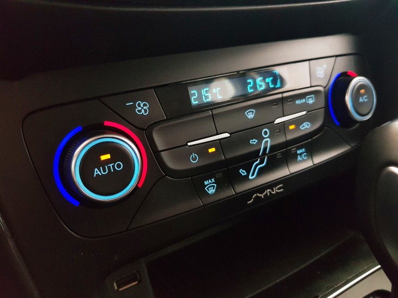 FOCUS 2.0 TITANIUM HATCH 16V FLEX 4P AUTOMÁTICO - 2016 - CAXIAS DO SUL