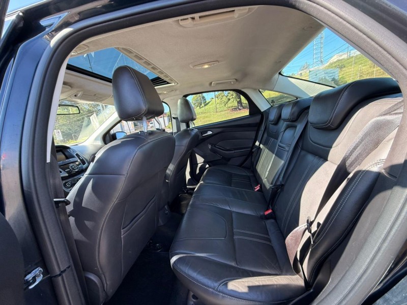 FOCUS 2.0 TITANIUM SEDAN 16V FLEX 4P AUTOMÁTICO - 2015 - FARROUPILHA
