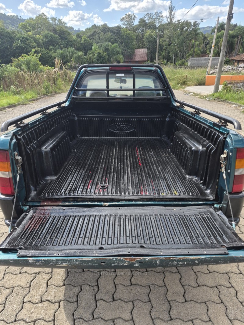 COURIER 1.3 MPI 8V GASOLINA 2P MANUAL - 1999 - BENTO GONçALVES