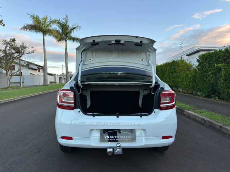 LOGAN 1.0 EXPRESSION 12V FLEX 4P MANUAL - 2016 - SãO LEOPOLDO