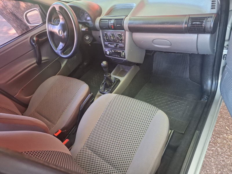 CLASSIC 1.0 MPFI LS 8V FLEX 4P MANUAL - 2011 - DOIS IRMãOS