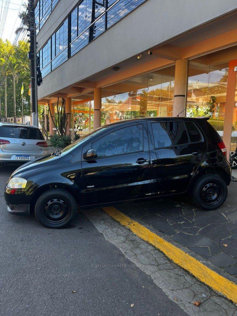 FOX 1.0 MI 8V FLEX 4P MANUAL - 2009 - CARLOS BARBOSA