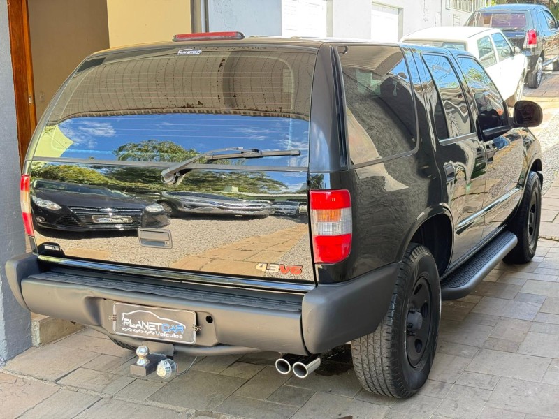 BLAZER 4.3 SFI DLX 4X2 V6 12V GASOLINA 4P MANUAL - 2000 - FARROUPILHA