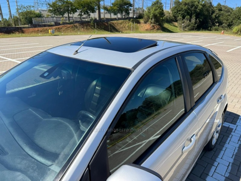 FOCUS 2.0 TITANIUM HATCH 16V FLEX 4P AUTOMÁTICO - 2012 - CAXIAS DO SUL